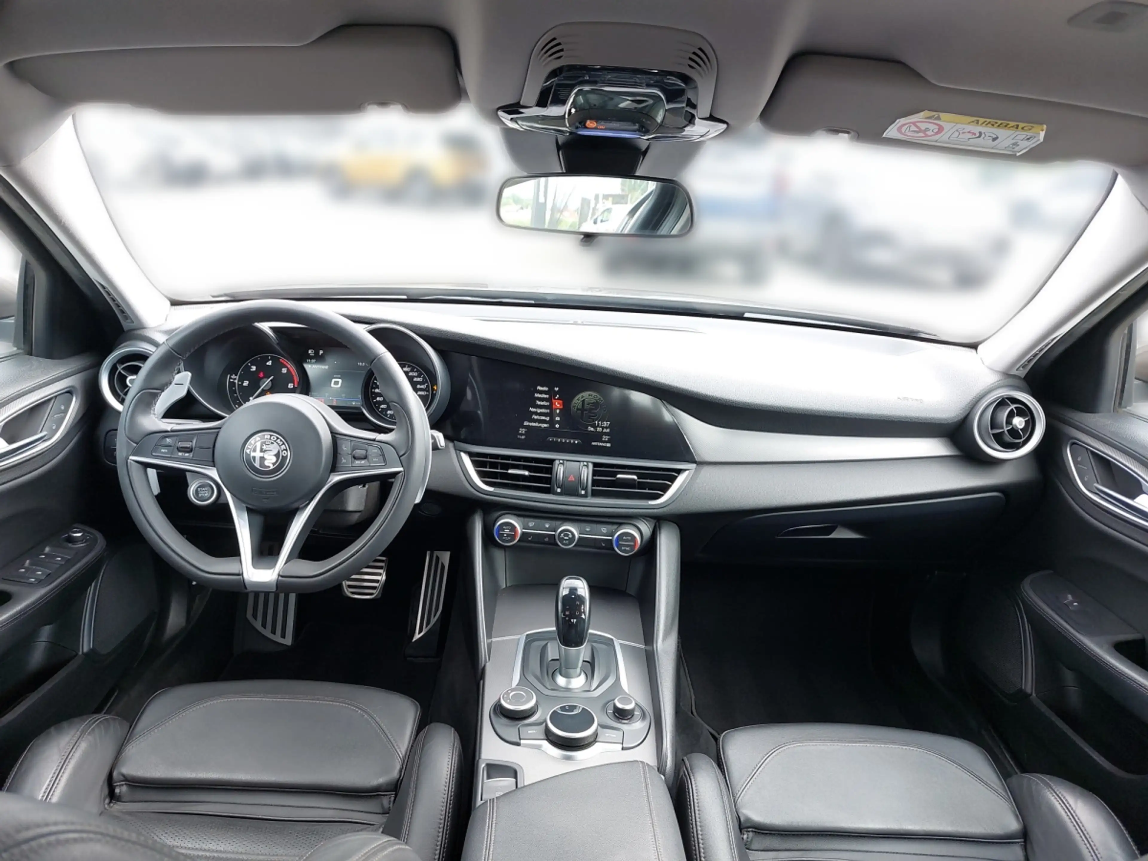 Alfa Romeo Giulia Veloce 2.2 210 AT AWD — photo 4