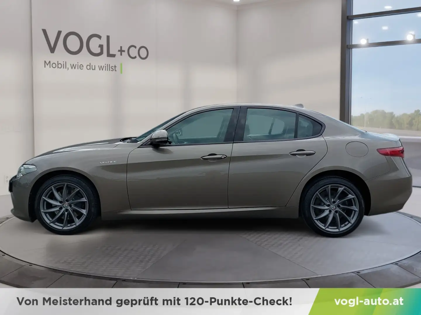 Alfa Romeo Giulia Veloce 2.2 210 AT AWD Braun - 2