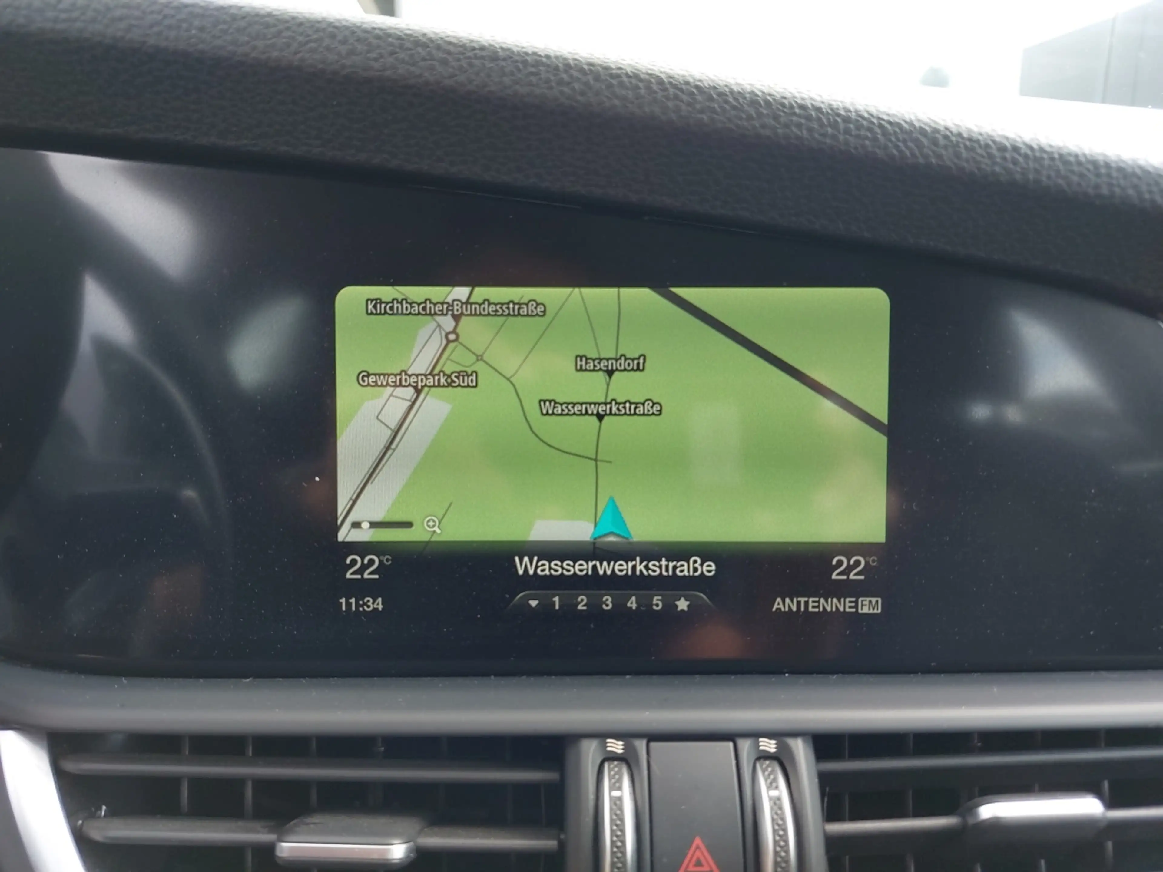 Alfa Romeo Giulia Veloce 2.2 210 AT AWD — photo 10