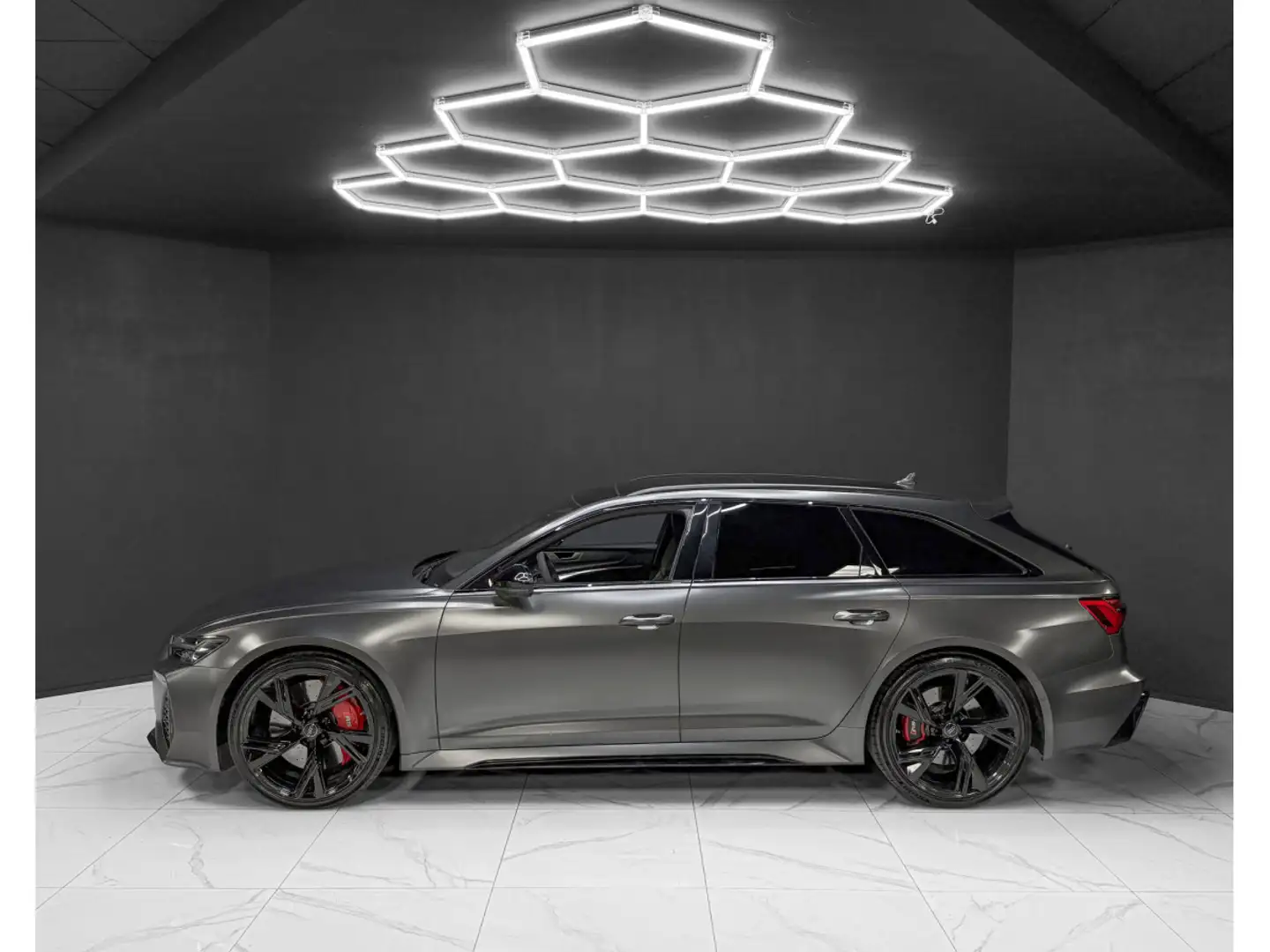 Audi RS6 Avant 4.0 V8 TFSI Grijs - 2