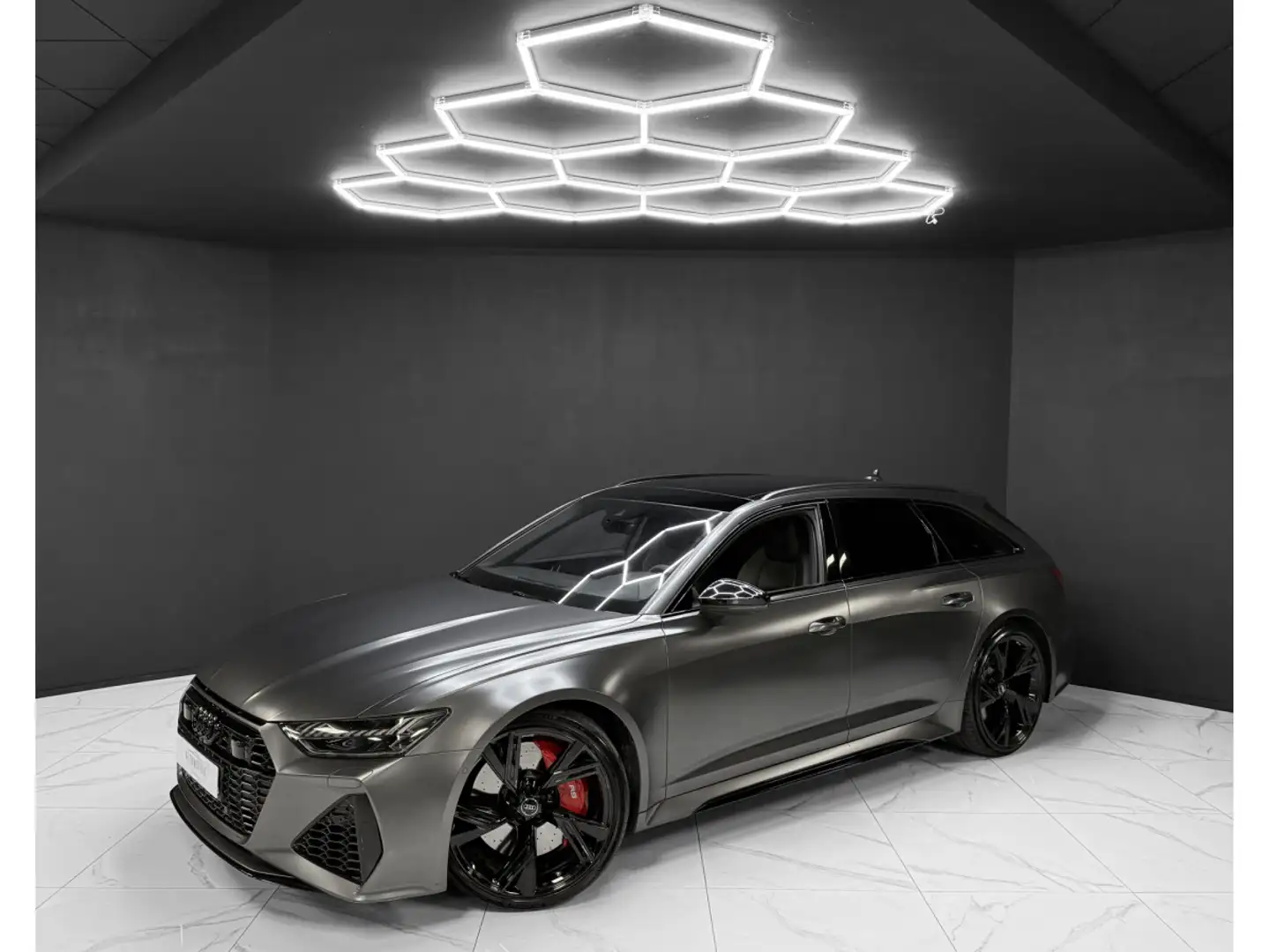 Audi RS6 Avant 4.0 V8 TFSI Grijs - 1