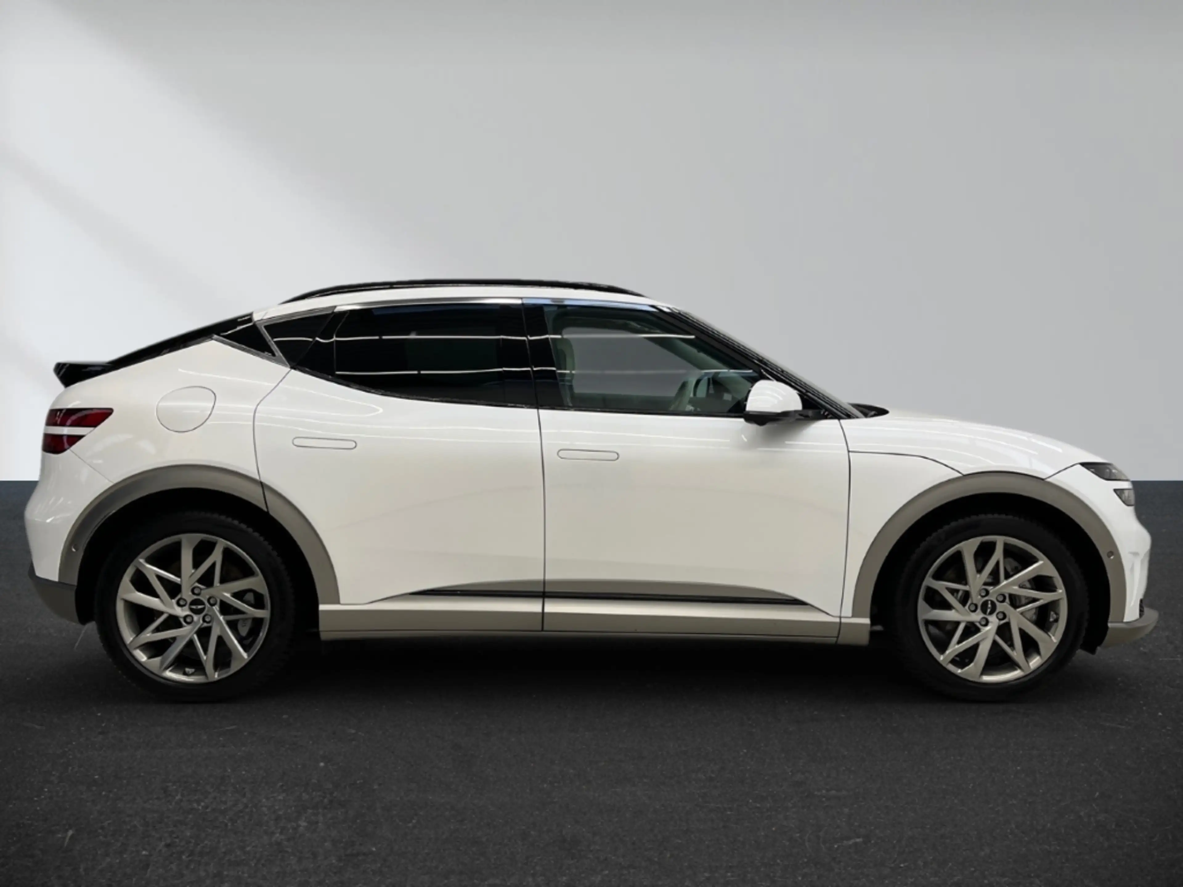 Genesis GV60 Sport Elektro 4WD Sportpaket Panorama Memory Sitze — photo 5
