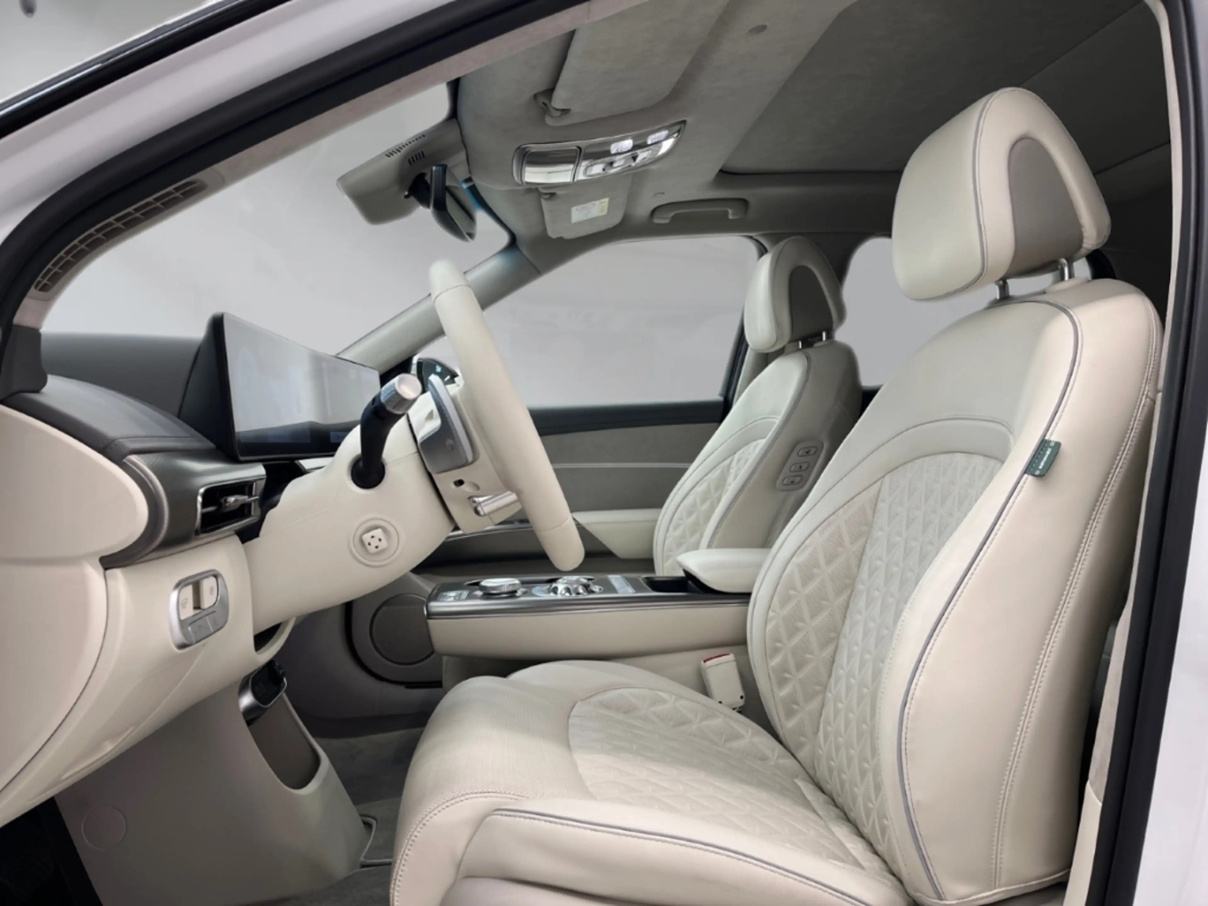 Genesis GV60 Sport Elektro 4WD Sportpaket Panorama Memory Sitze — photo 10