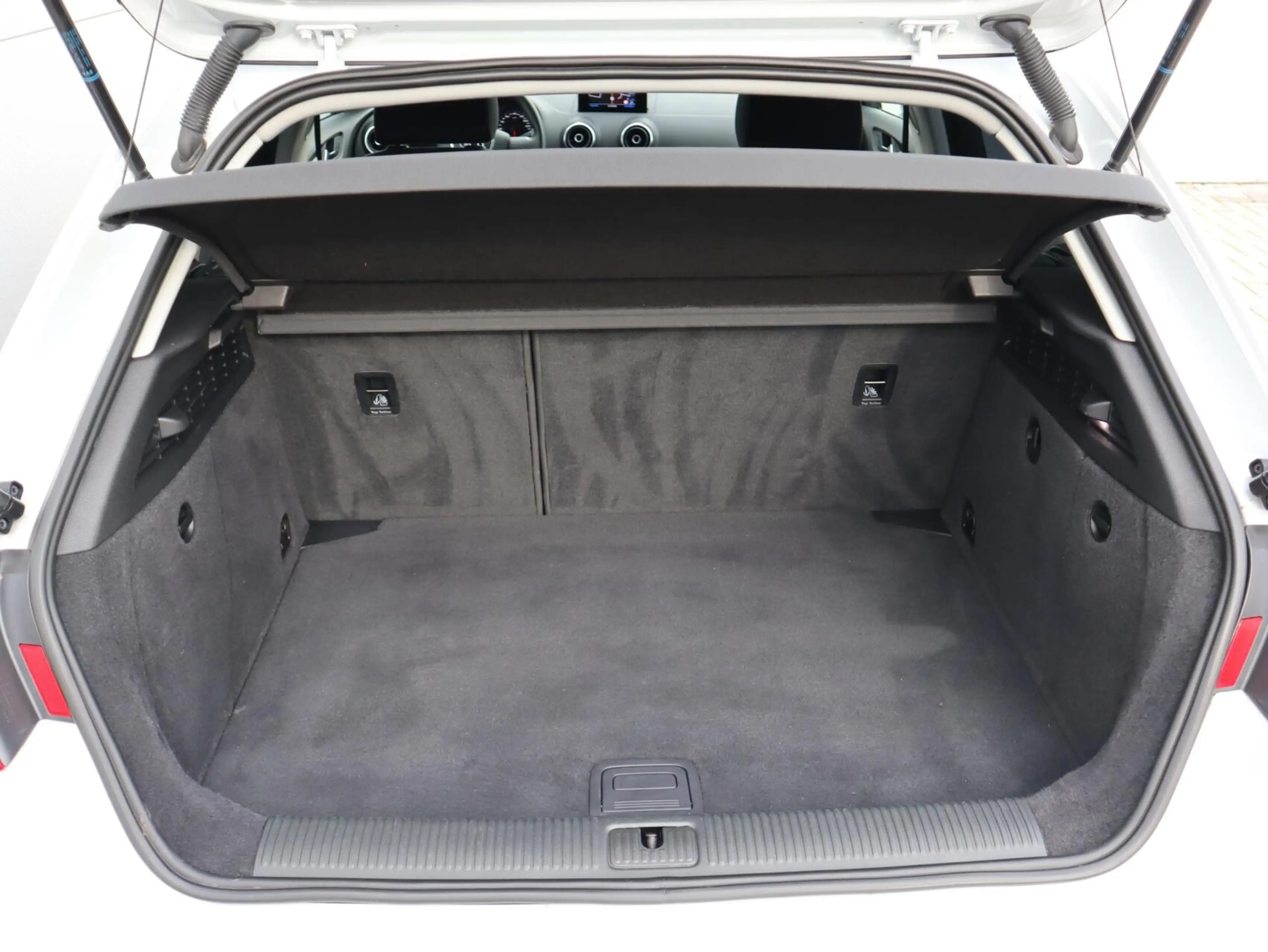 Audi A3 Sportback 1.4 TFSI CoD Ambition Pro Line S — photo 16