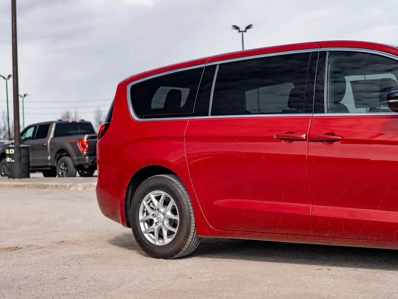 Chrysler Grand Caravan снимка Chrysler Grand Caravan