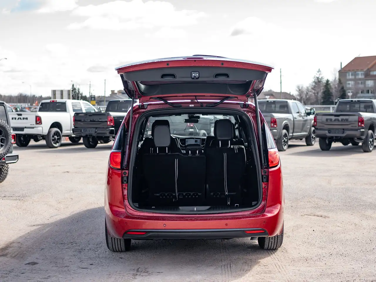 Chrysler Grand Caravan снимка Chrysler Grand Caravan