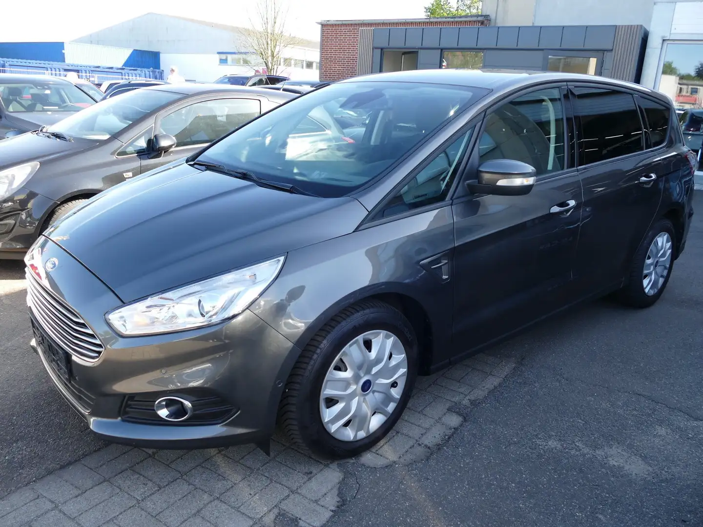 Ford S-Max 2.0 TDCi Automatik Trend Klimaautomatik Navi Ein Grau - 1