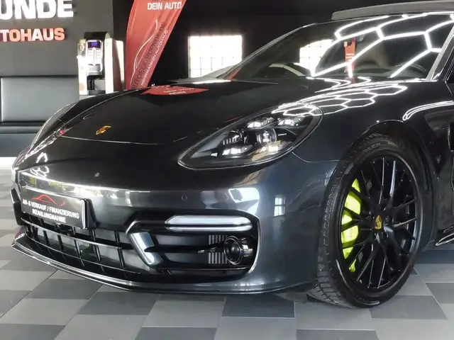 Porsche Panamera Sport Turismo 4 S E Hybrid