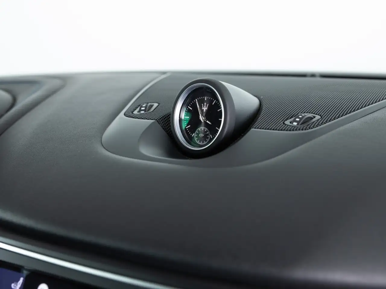 Maserati Levante 2021 — фото 15