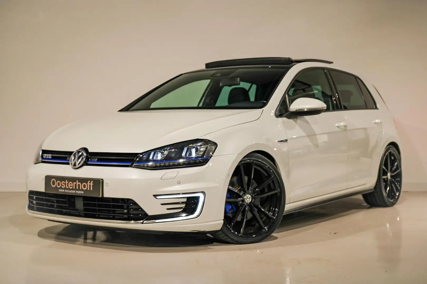 Volkswagen Golf GTE 1.4 TSI Highline PANO | LEDER Bianco - 1