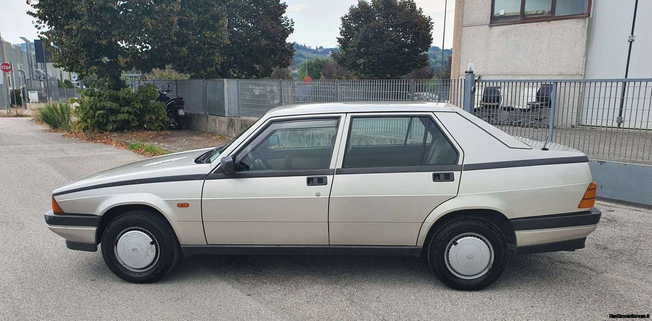 Alfa Romeo 75 75 1.6