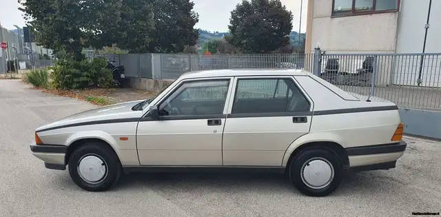 Alfa Romeo 75 75 1.6