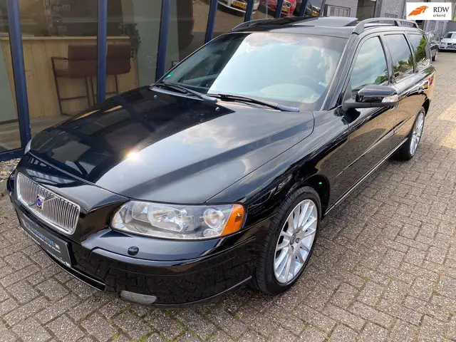 Volvo V70 2.0T Edition II 180PK LEER / SUNROOF / TREKHAAK