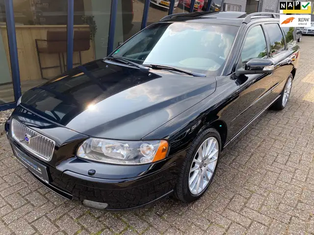 Volvo V70 2.0T Edition II Sport 180PK LEER / SUNROOF / TREKH