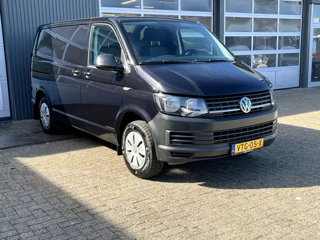 Volkswagen T6 Transporter 2.0 TDI L1H1 Airco Trekhaak 2200kg trekgewicht Kas