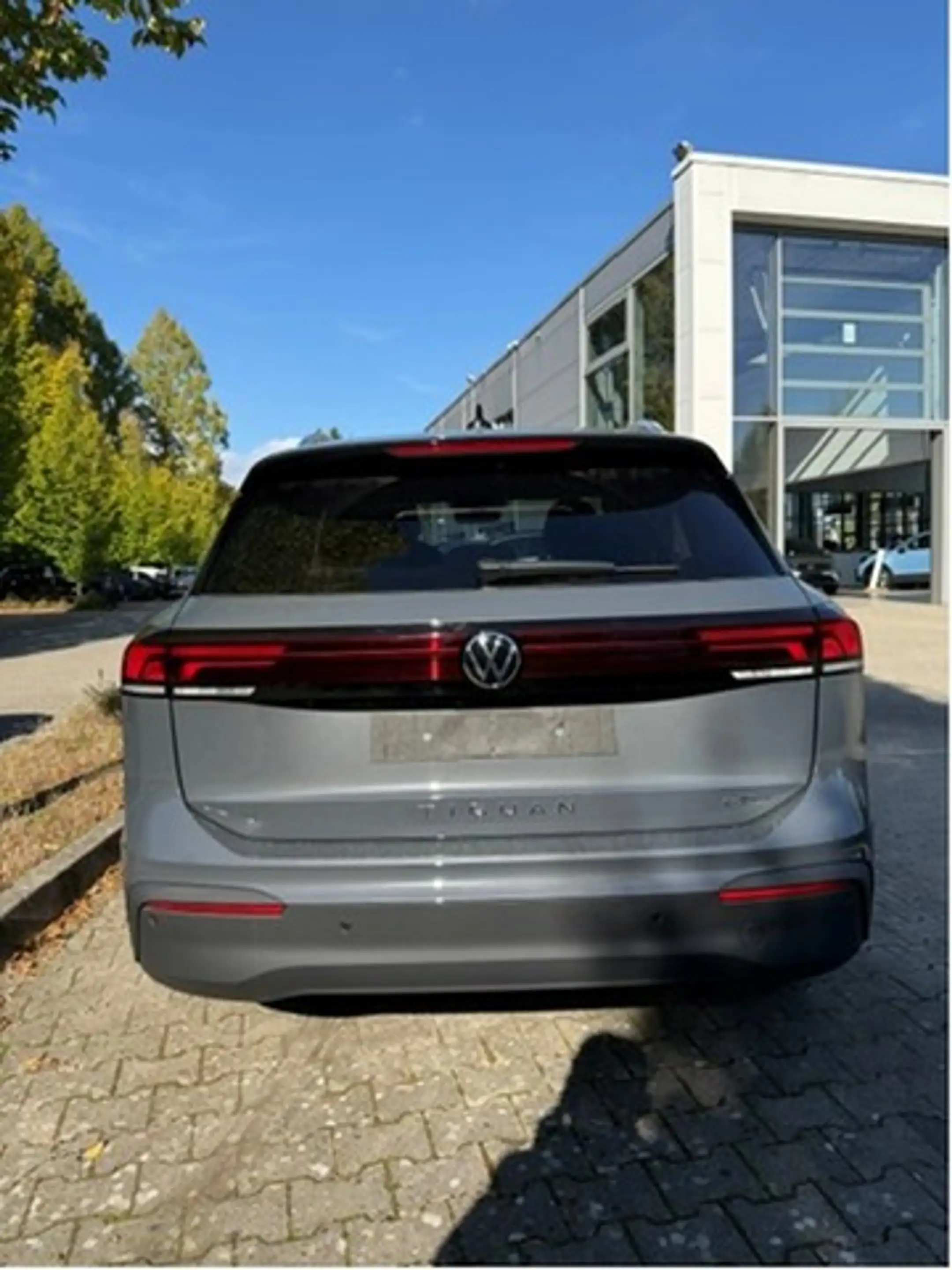 Volkswagen Tiguan 1.5 eTSi DSG Energy AHK elektr.Heckklappe R-Kam... — photo 3