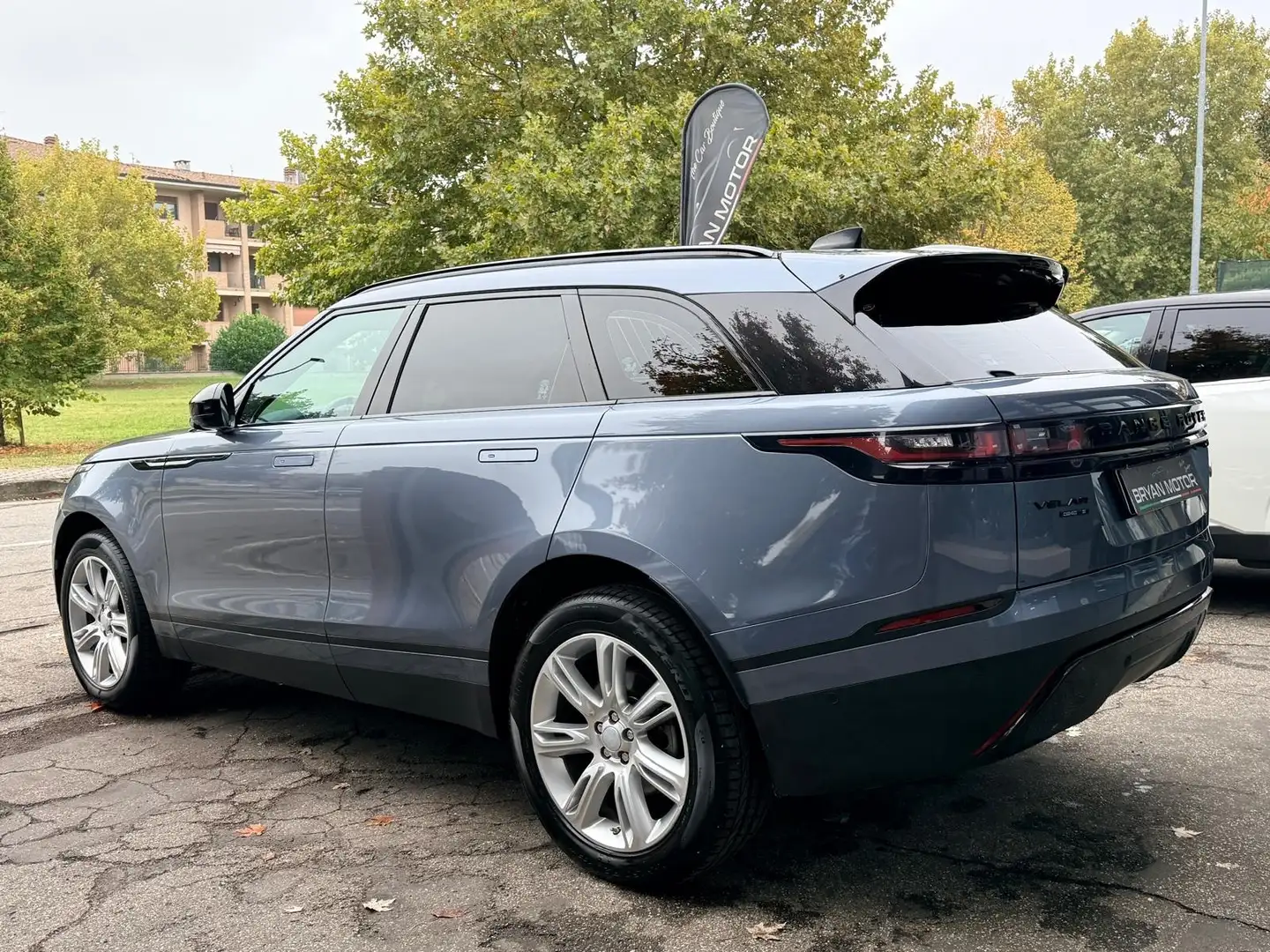 Land Rover Range Rover Velar Range Rover Velar 2.0D I4 240 CV R-Dynamic S Grijs - 2