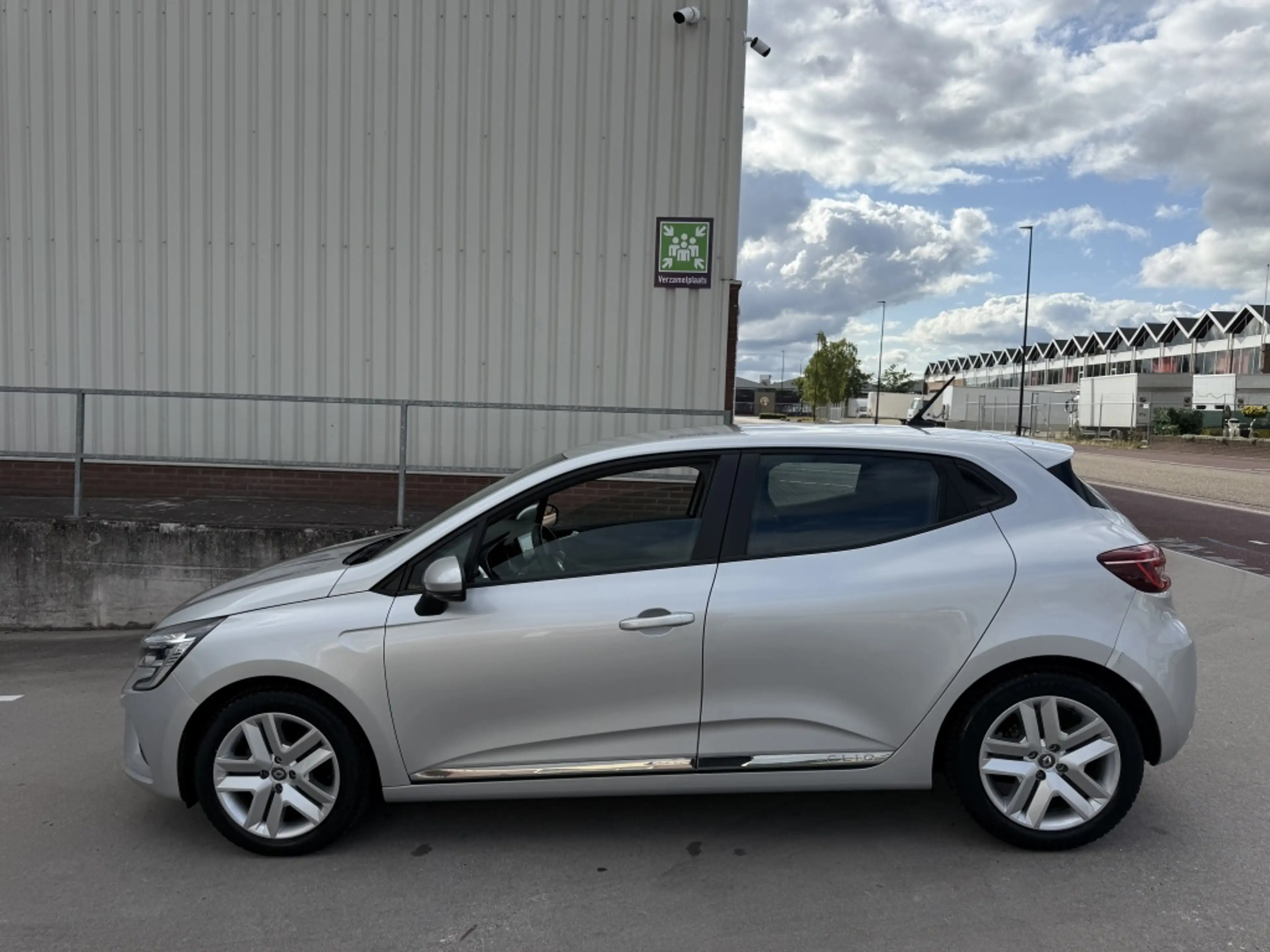 Renault Clio 1.0 TCe Zen I All Season I Carplay I — photo 15