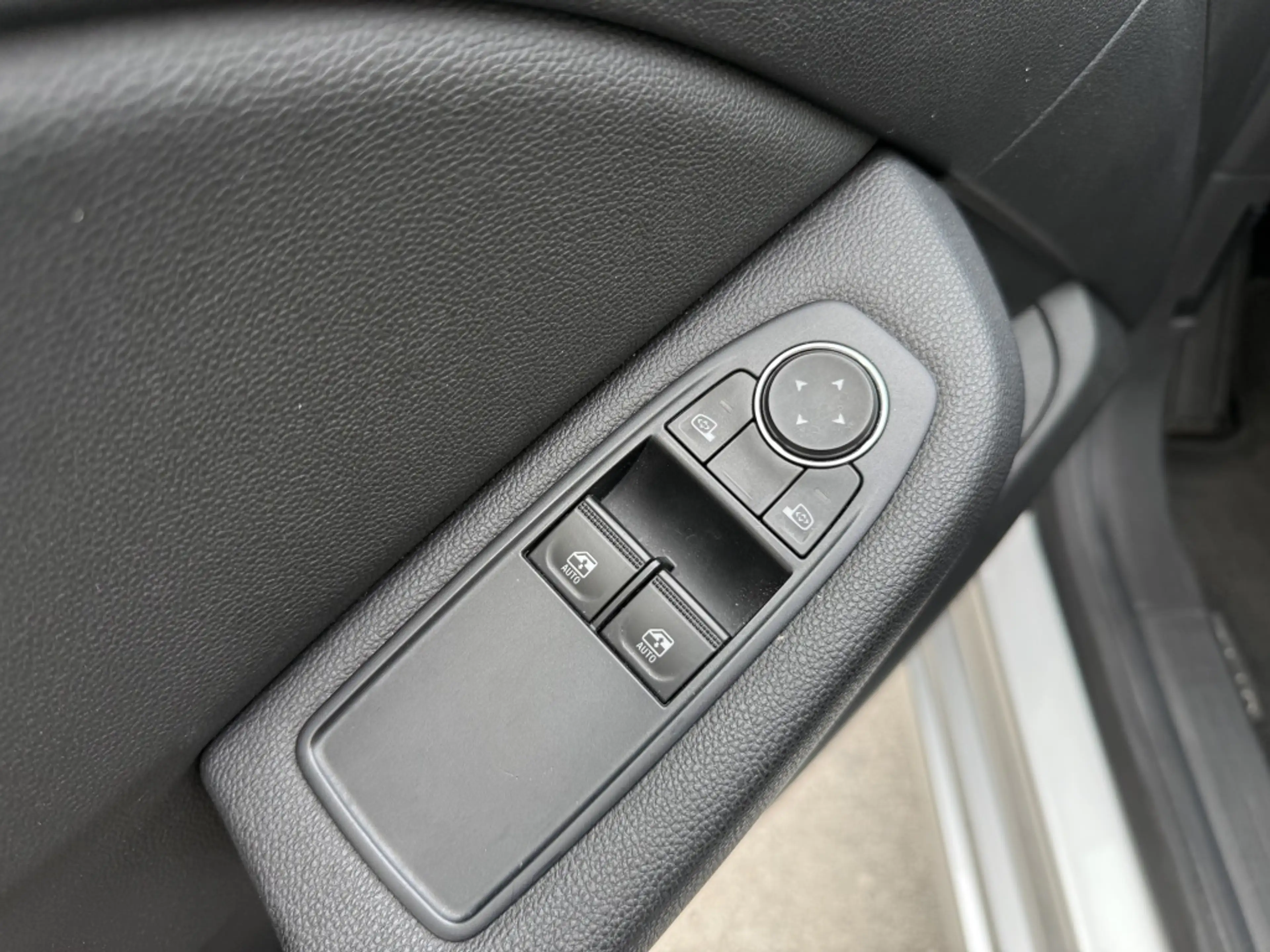 Renault Clio 1.0 TCe Zen I All Season I Carplay I — photo 8