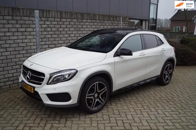 Mercedes-Benz GLA 250 Prestige AMG Autom Panodak Leder/Alcantara Sportst
