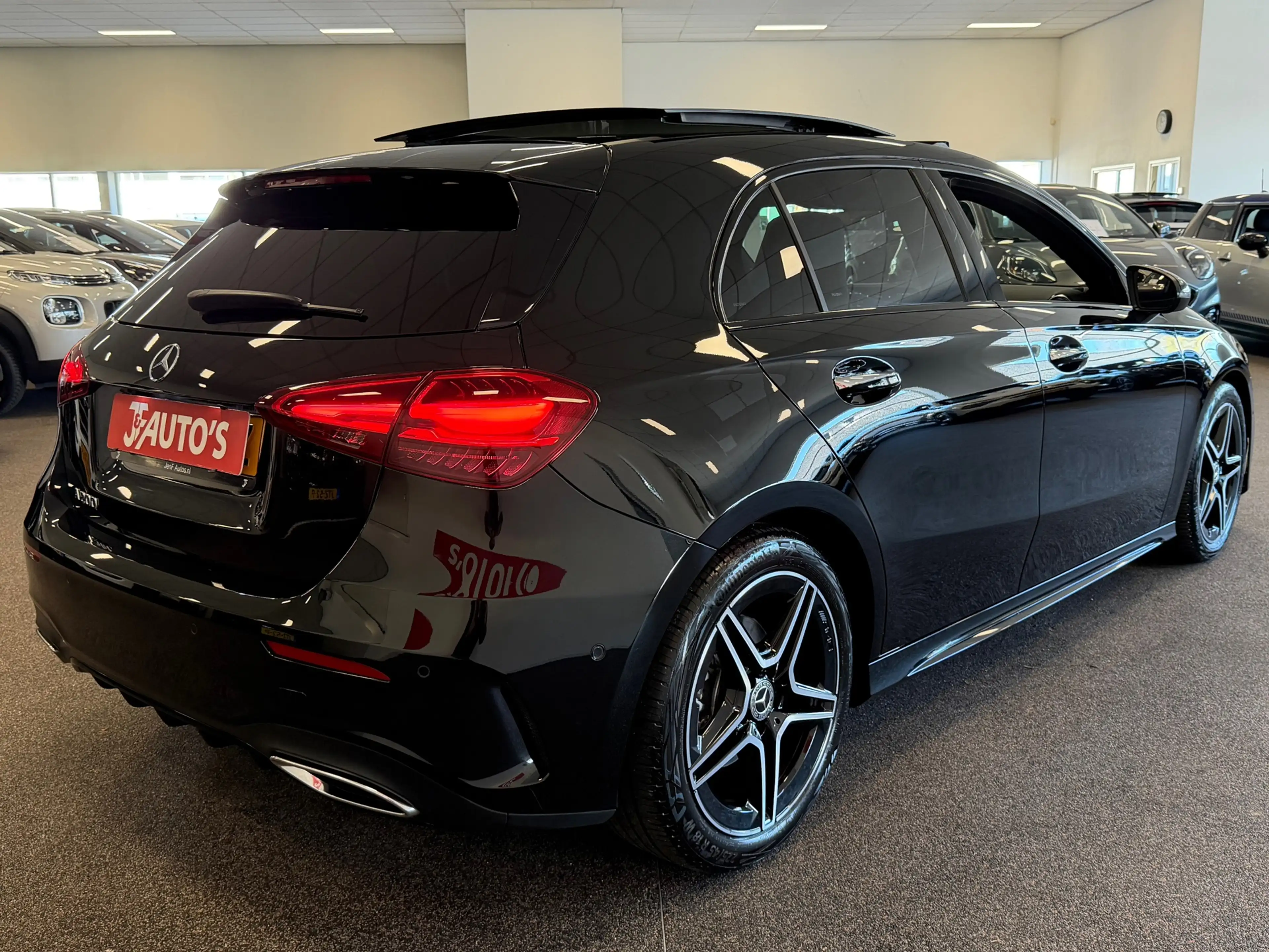 Mercedes-Benz A 200 AMG LINE|NAVIGATIE|CAMERA|PANODAK|CRUISE| — photo 4