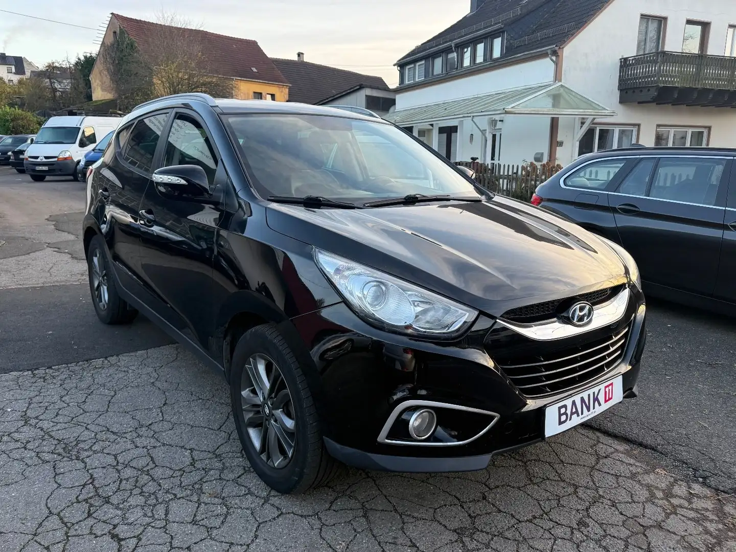 Hyundai iX35 Style AWD - TÜV 05/2027 - AHK - Klima Schwarz - 1