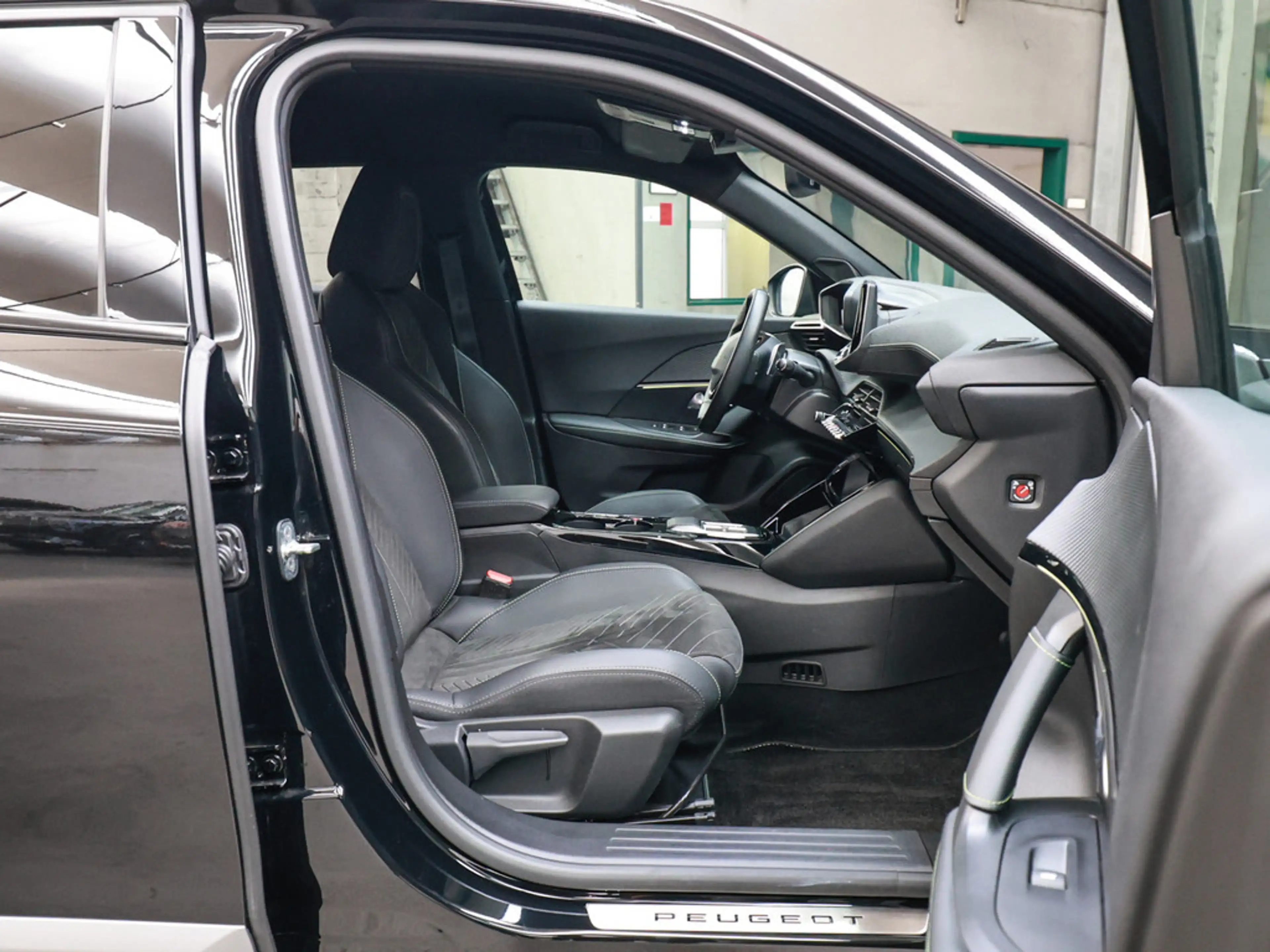 Peugeot 2008 Hybrid 136 GT LED NAVI KAMERA SPURH. SHZ — photo 3