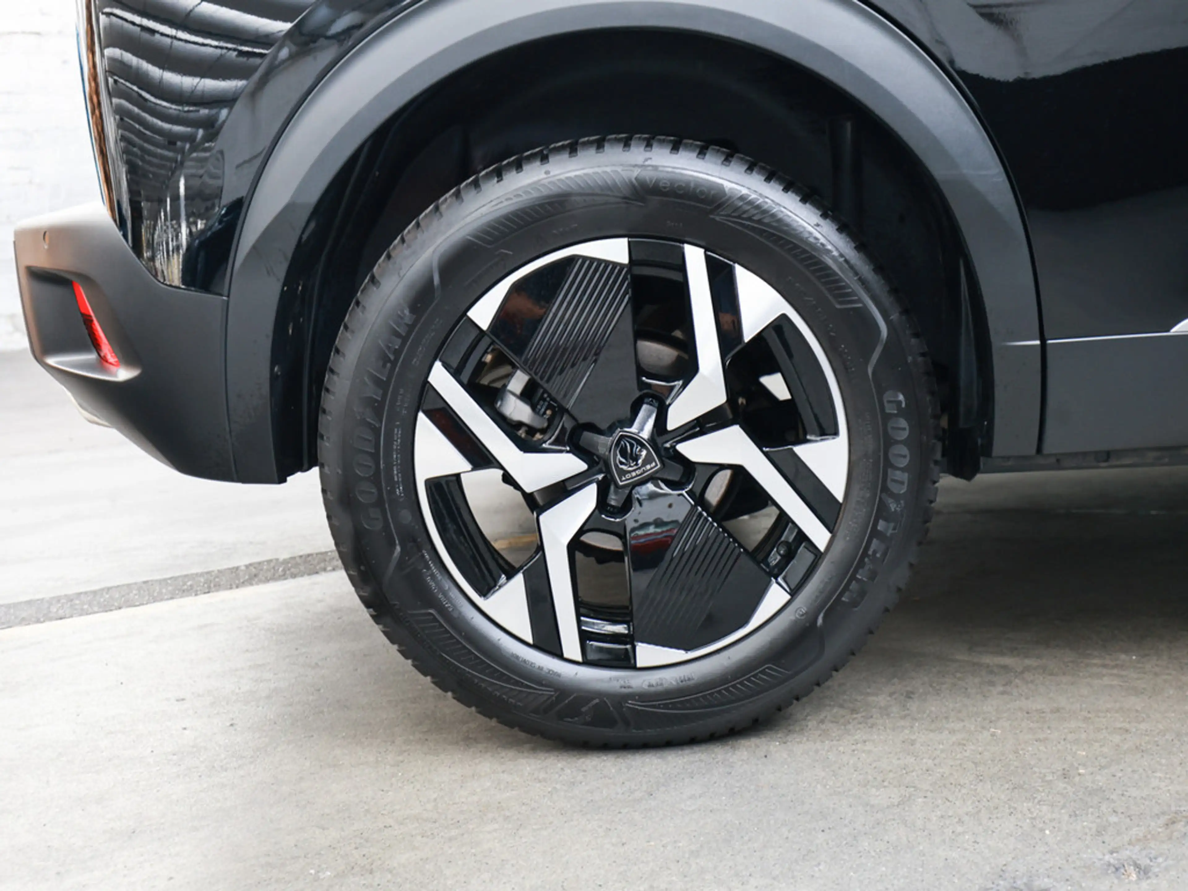 Peugeot 2008 Hybrid 136 GT LED NAVI KAMERA SPURH. SHZ — photo 6