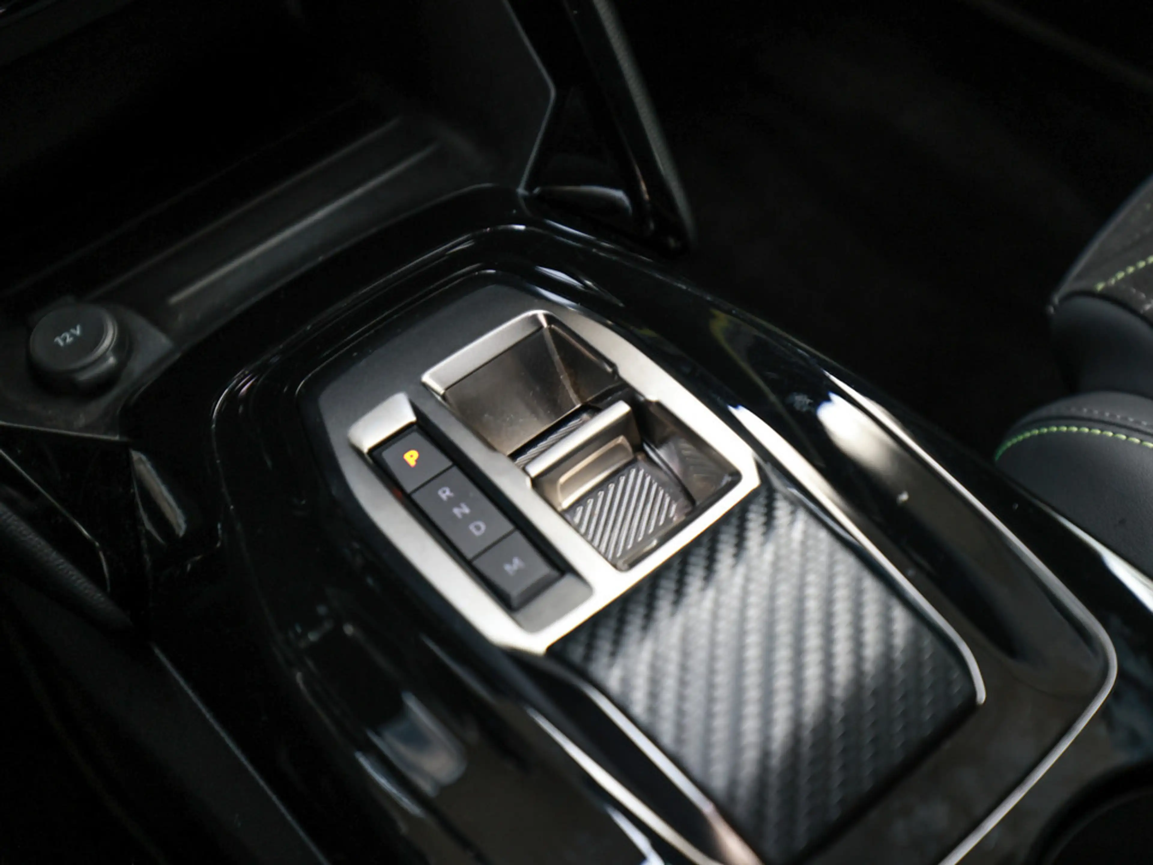 Peugeot 2008 Hybrid 136 GT LED NAVI KAMERA SPURH. SHZ — photo 14