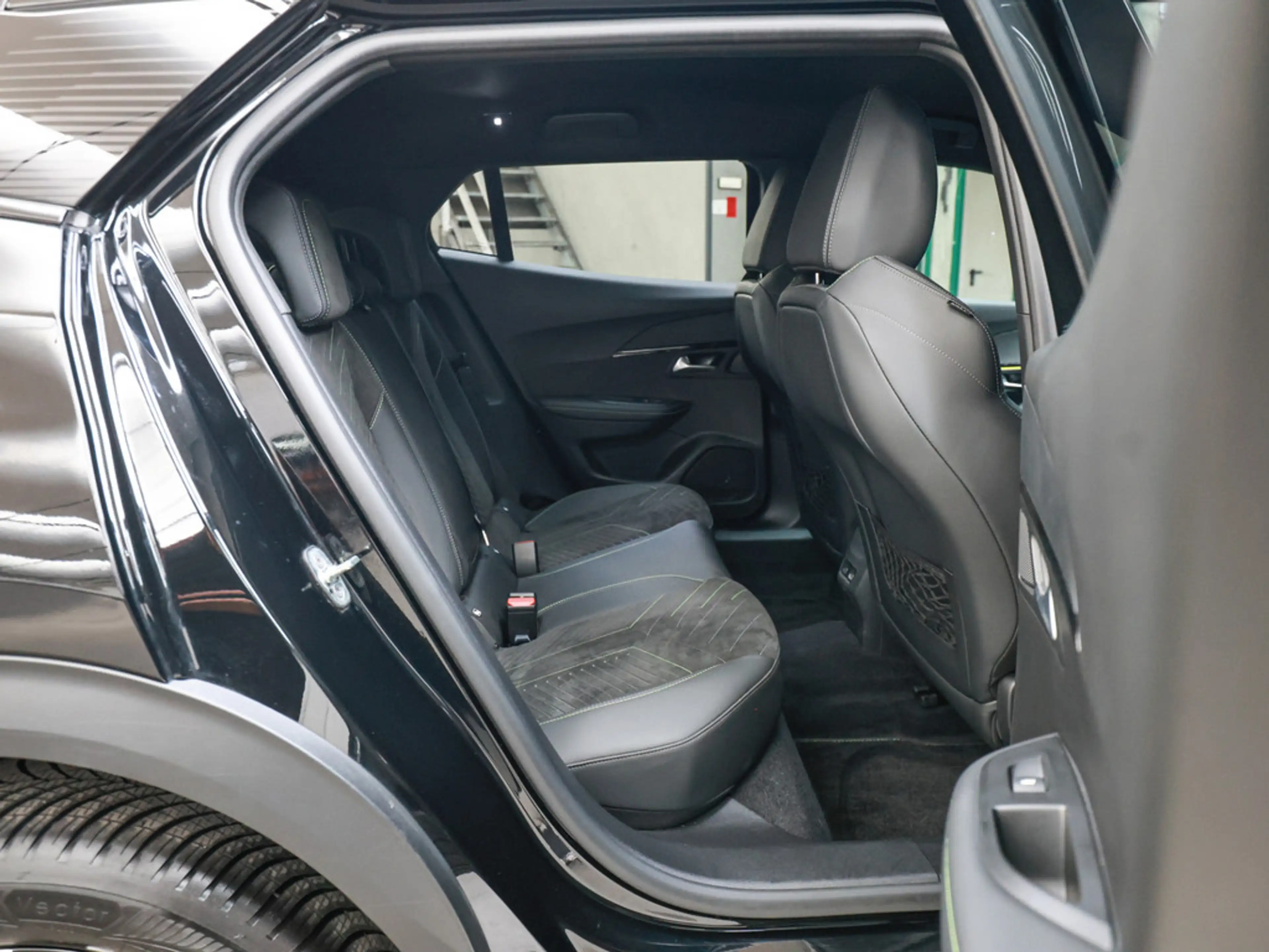 Peugeot 2008 Hybrid 136 GT LED NAVI KAMERA SPURH. SHZ — photo 5