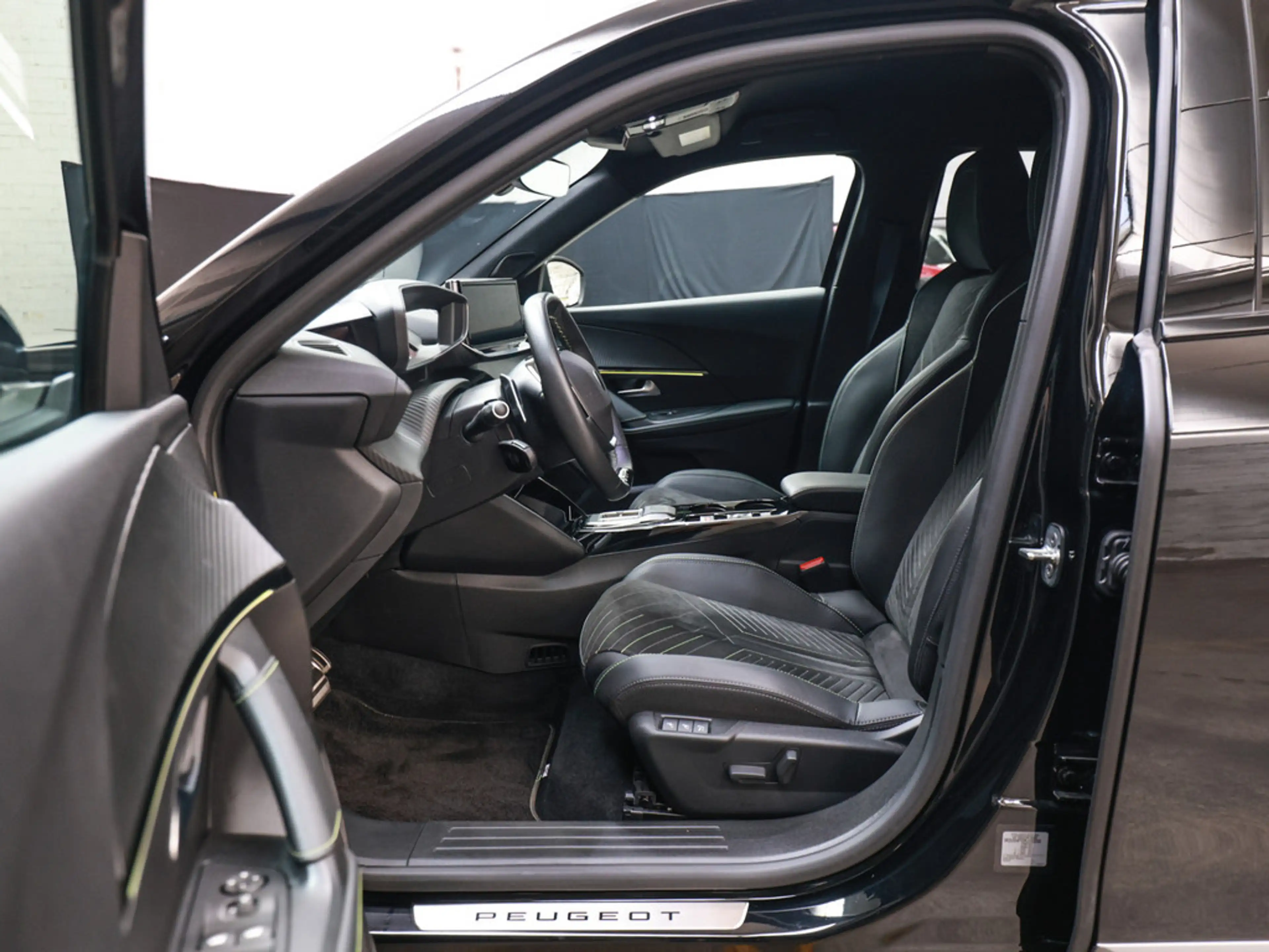 Peugeot 2008 Hybrid 136 GT LED NAVI KAMERA SPURH. SHZ — photo 10