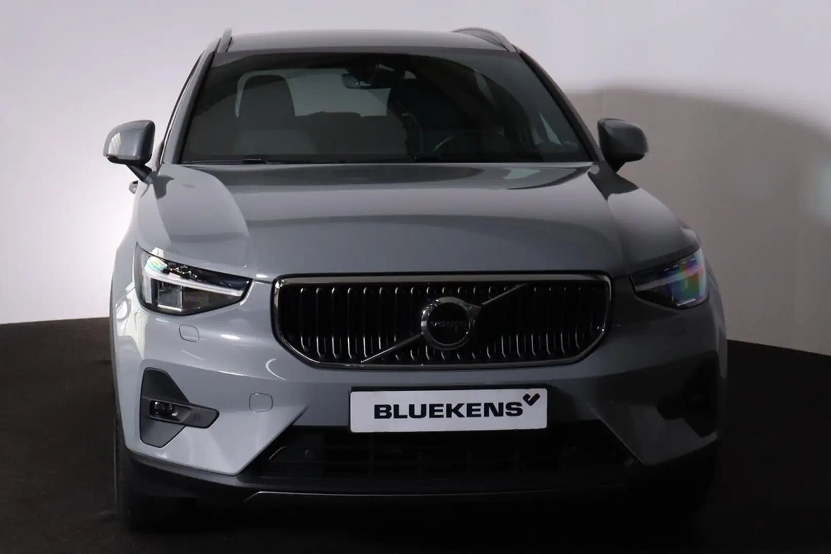 Volvo XC40 B4 Core - IntelliSafe Assist & Surround - Parkeerc Grigio - 2
