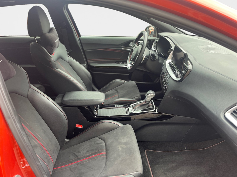 Kia Ceed / cee'd Ceed 1.6T-GDI GT 2xKlima 4xSHZ ACC AUT DynLicht — photo 11