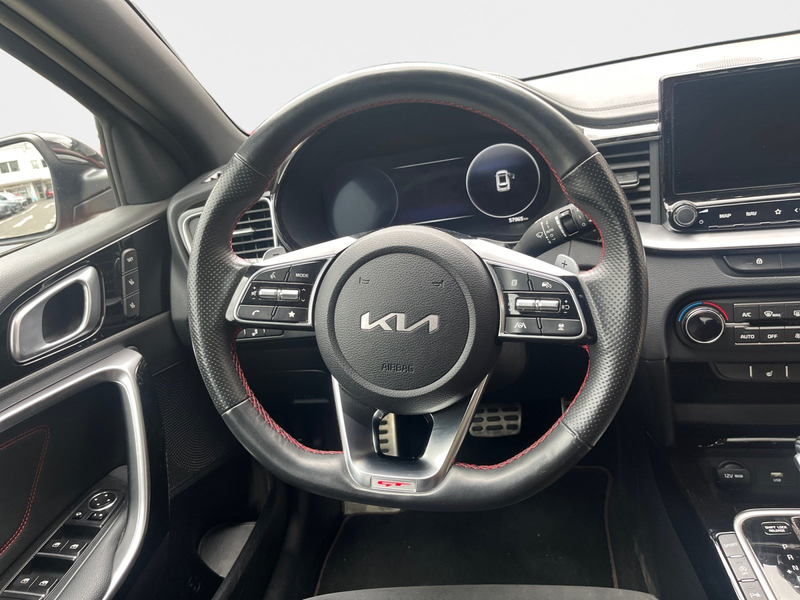 Kia Ceed / cee'd Ceed 1.6T-GDI GT 2xKlima 4xSHZ ACC AUT DynLicht — photo 13