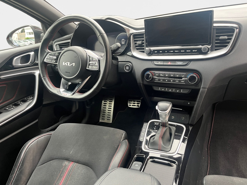 Kia Ceed / cee'd Ceed 1.6T-GDI GT 2xKlima 4xSHZ ACC AUT DynLicht — photo 12