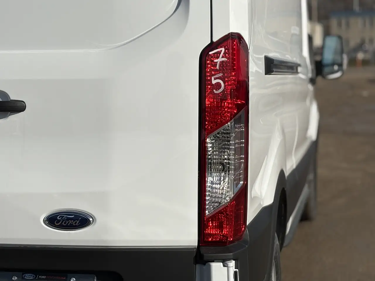 Ford Transit Cargo Van снимка Ford Transit Cargo Van