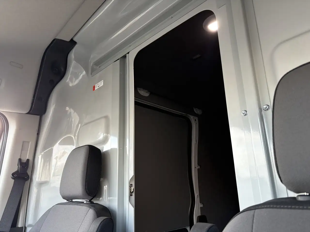 Ford Transit Cargo Van снимка Ford Transit Cargo Van