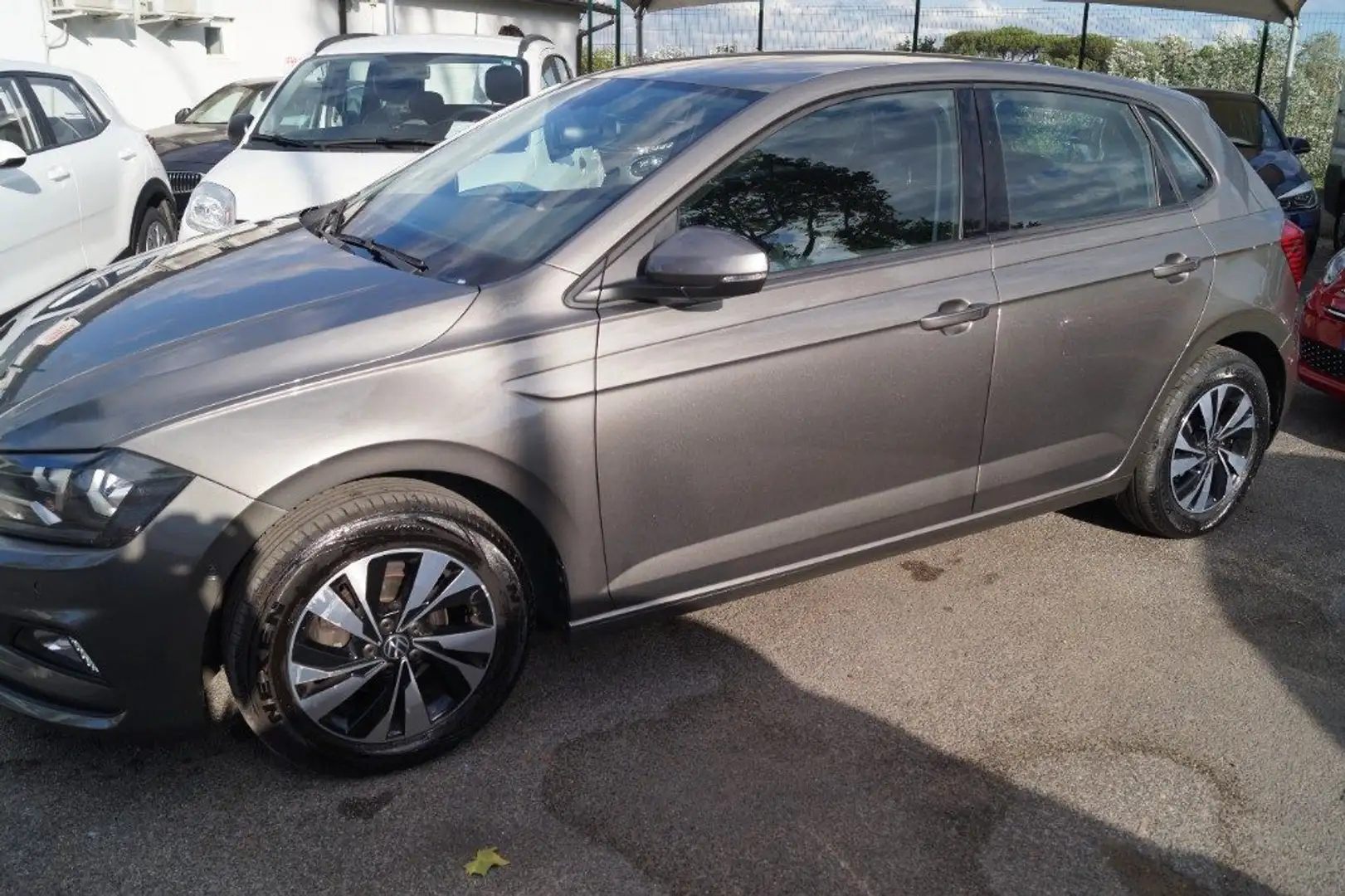 Volkswagen Polo 1.0 TSI DSG 5p. Comfortline BlueMotion Technology Grijs - 2