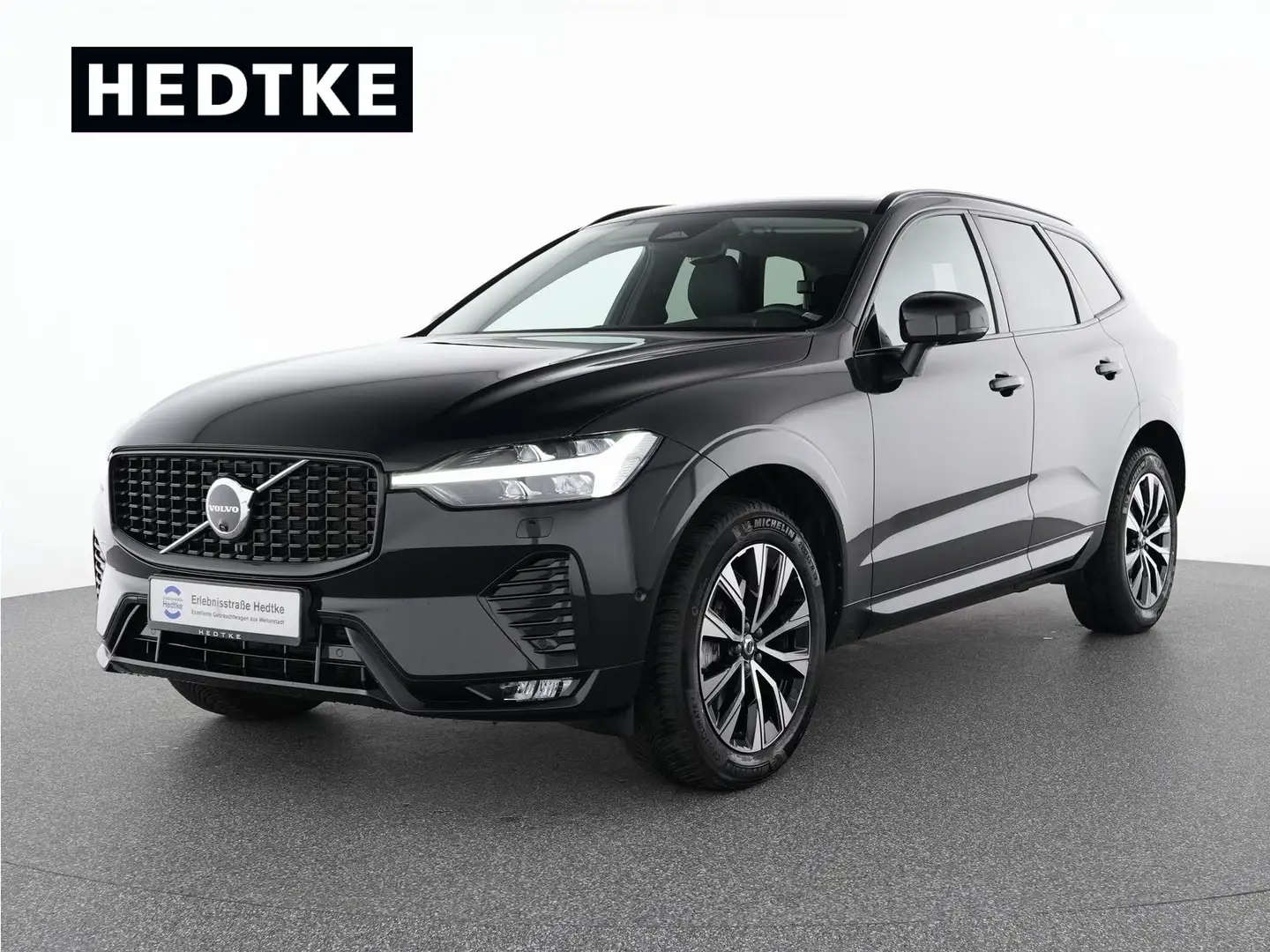 Volvo XC60 B5 Benzin AWD Plus Dark 19"+PANO+H&K+360° Schwarz - 1