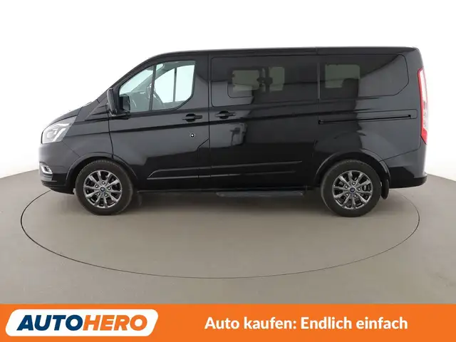 Ford Tourneo Custom view 3