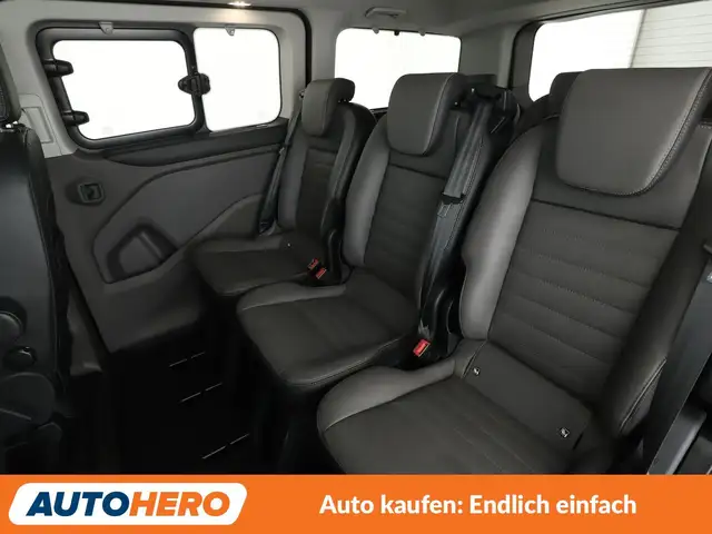 Ford Tourneo Custom view 14