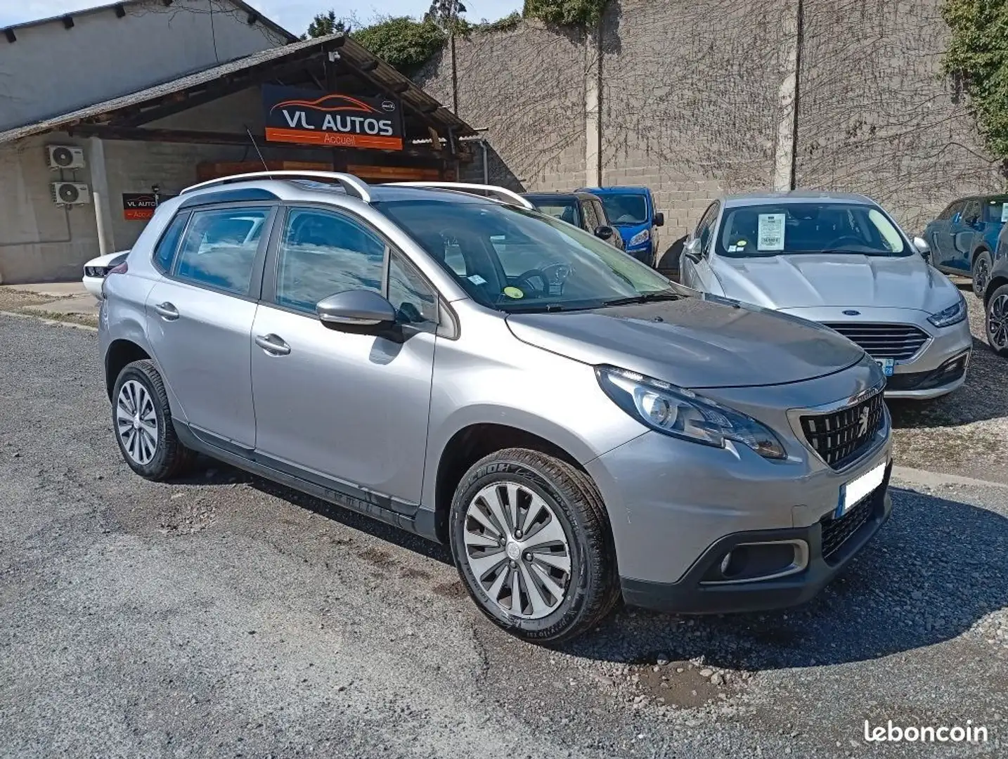 Peugeot 2008 1.6l Blue HDi 100 cv Année 2017 Active business TV Grijs - 1