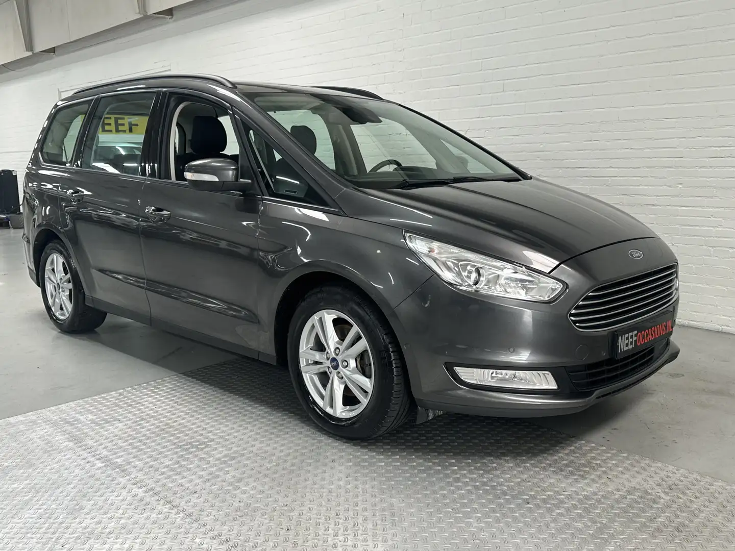 Ford Galaxy 1.5 Titanium CLIMA / CRUISE / TREKHAAK / PANO Gris - 2