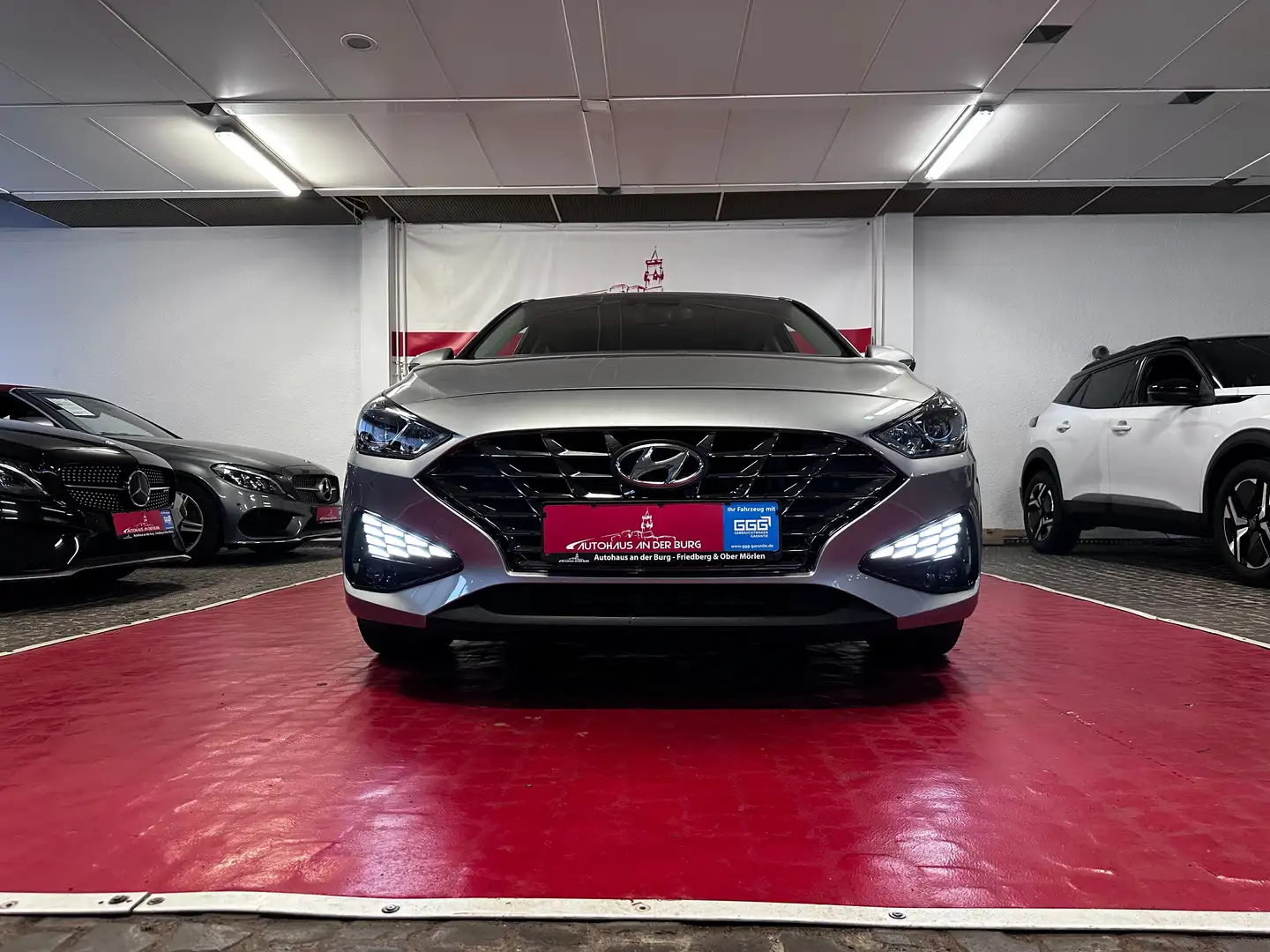 Hyundai i30 Trend Mild-Hybrid *1. Hd.+ SHgpfl.+ Apple CarPlay Gris - 2