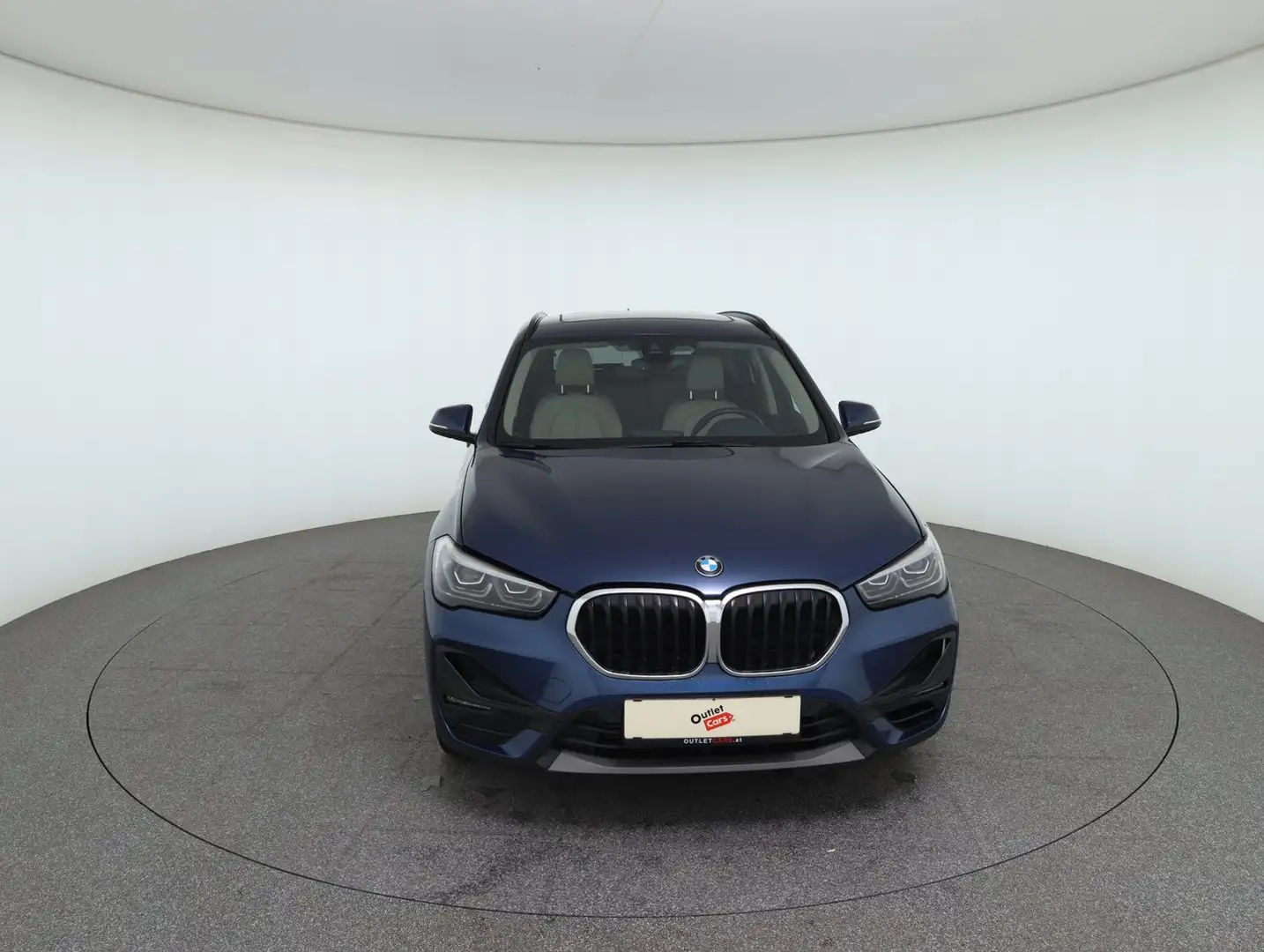 BMW X1 sDrive18i Advantage Aut. Blauw - 2