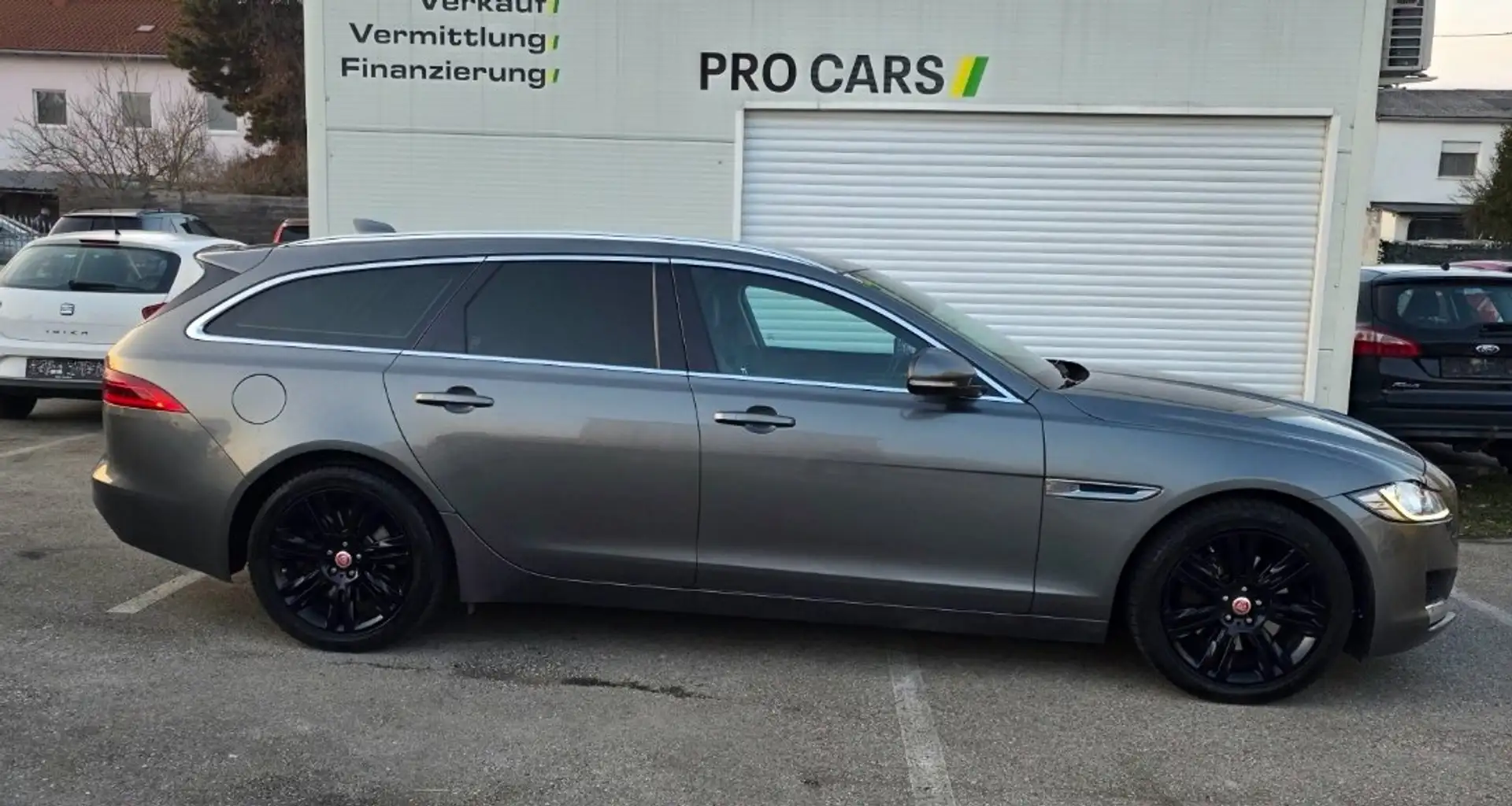 Jaguar XF XF Sportbrake 20d Prestige Aut. Prestige Grau - 2