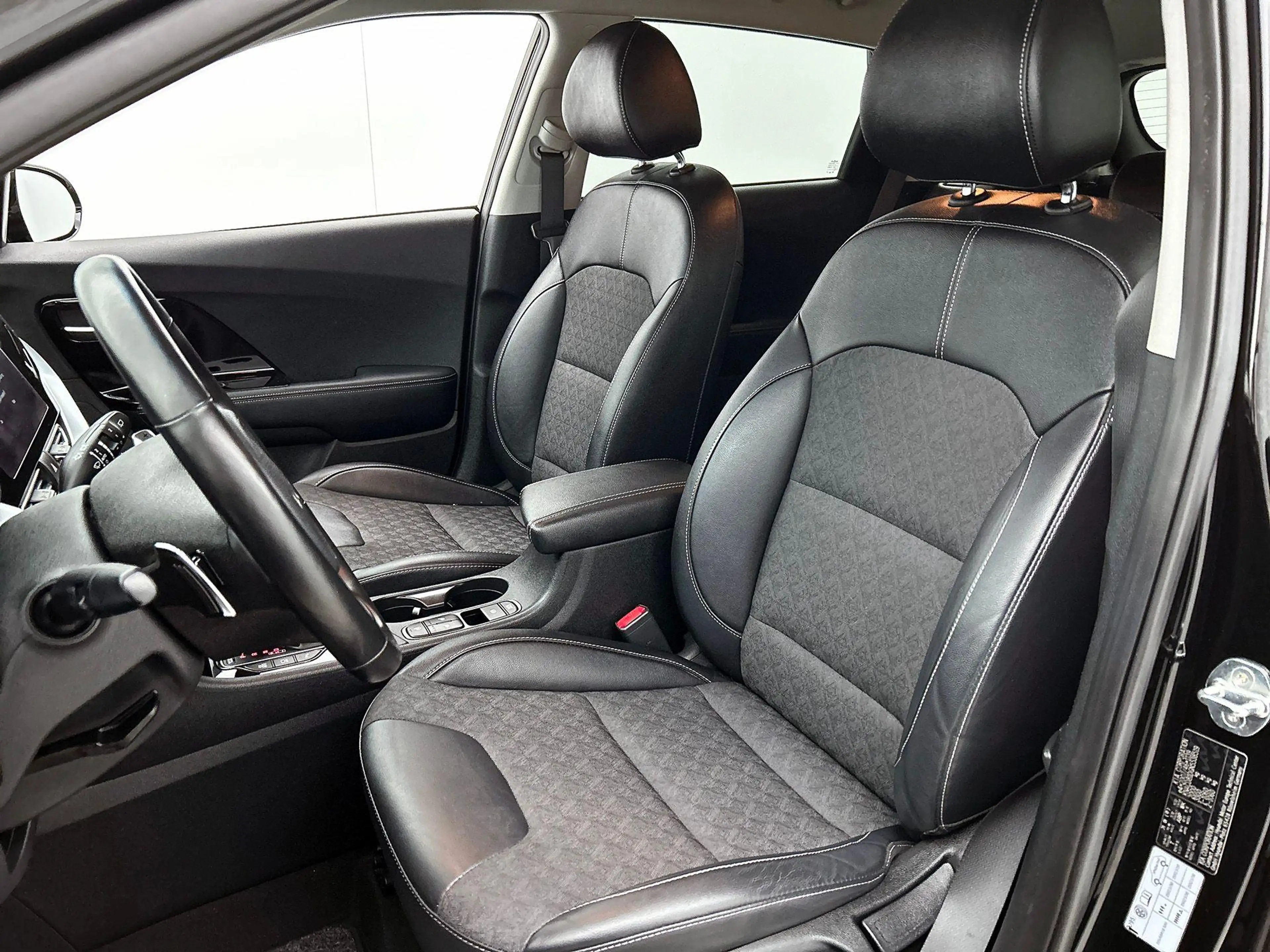 Kia Niro 1.6 GDi PHEV DynamicLine CAMERA | NAVI & CARPLAY | — photo 7