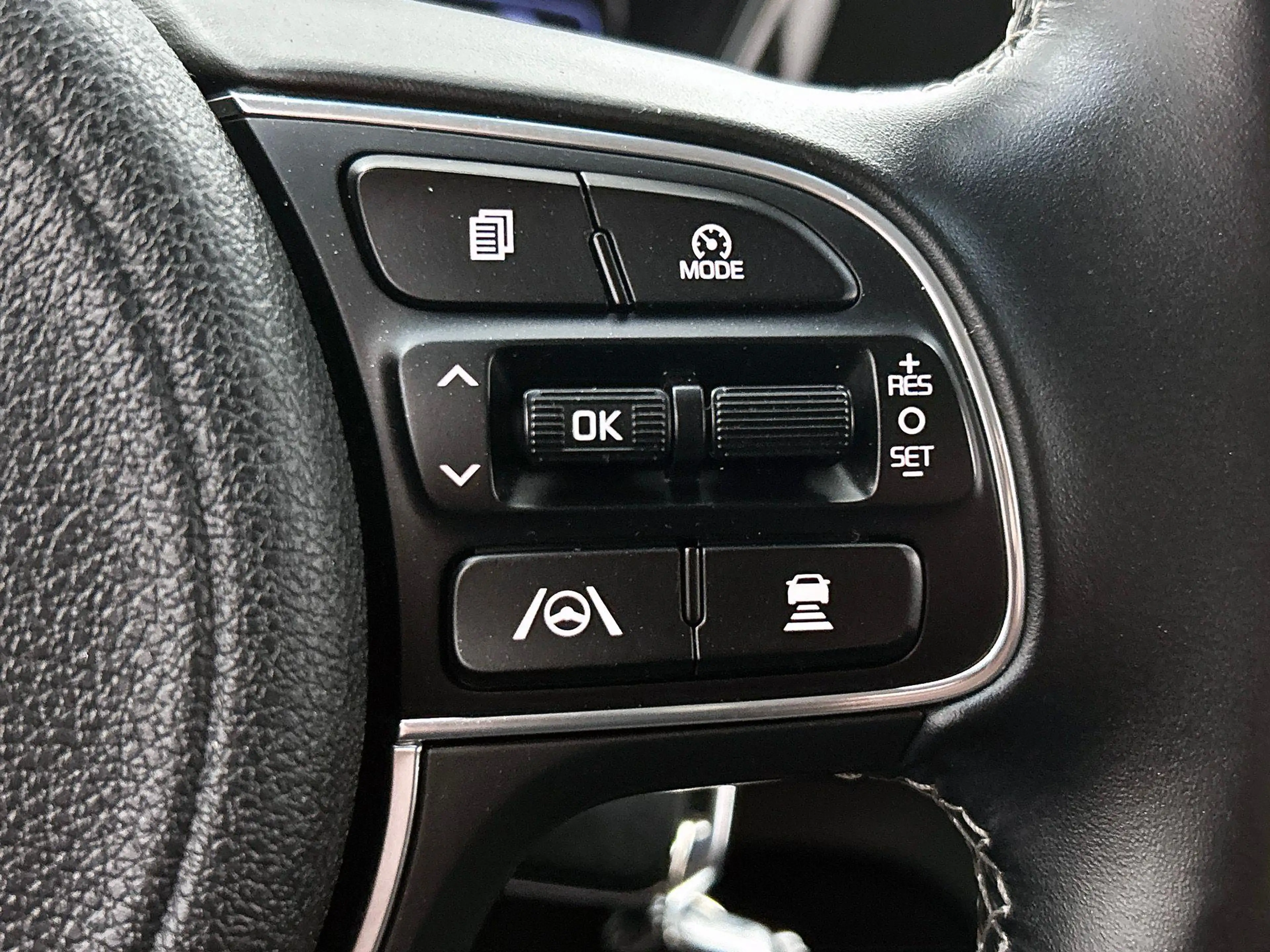 Kia Niro 1.6 GDi PHEV DynamicLine CAMERA | NAVI & CARPLAY | — photo 10