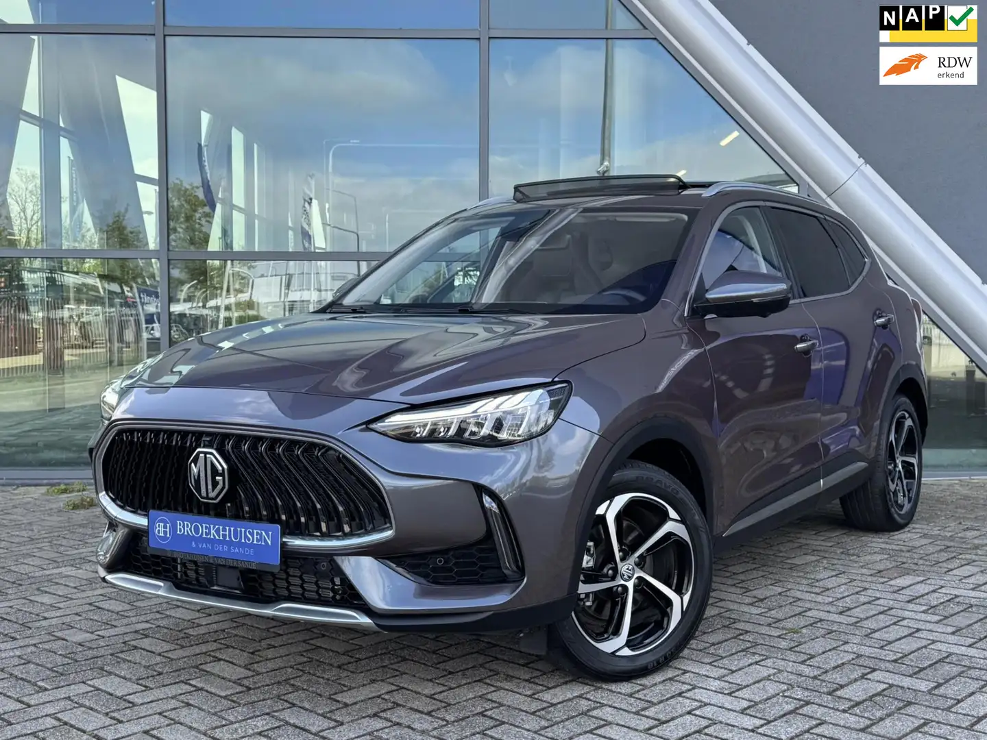 MG EHS 1.5 TGDI Plug In Hybride Luxury 258pk Panoramadak Szary - 1