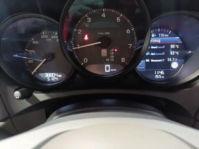 Porsche Macan view 7